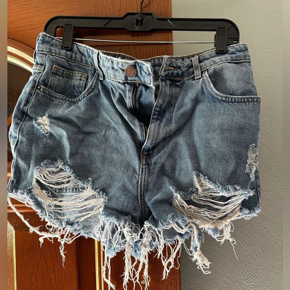 Size 30 women’s ripped shorts
